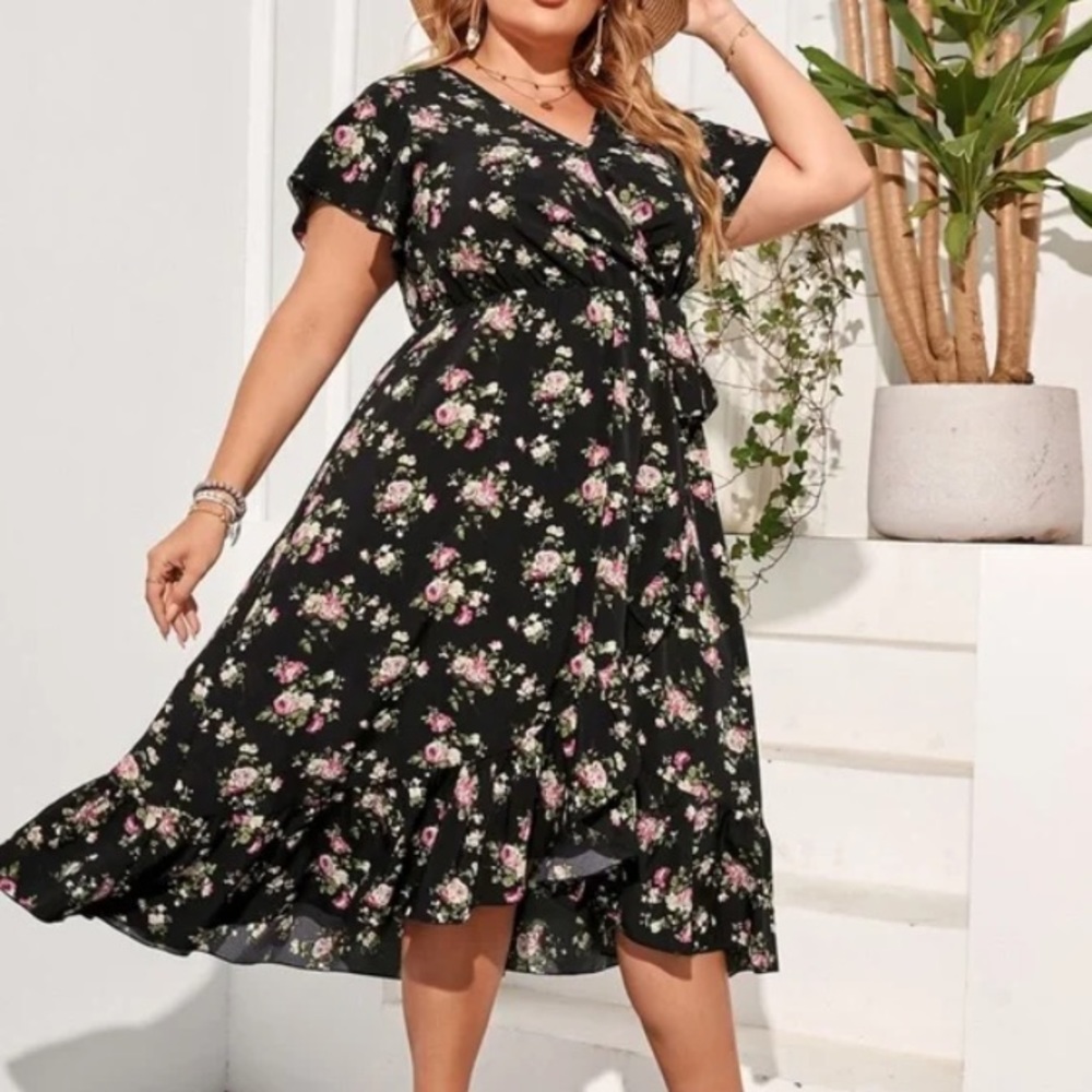 Boho Plus Black floral Print Butterfly Sleeve Maxi Dress - Picture 12 of 12